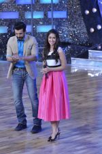 Varun Dhawan and Ileana DCruz on the sets of Lil Masters on Zee in Famous, Mumbai on 25th March 2014